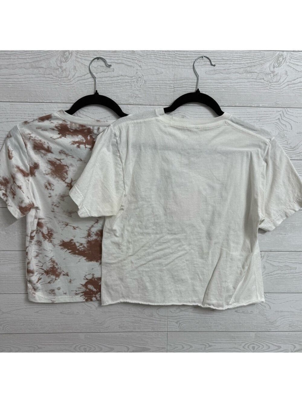 Pair Of Women’s White Cropped Short Sleeve Tee Shirts. Size S - Picture 2 of 6